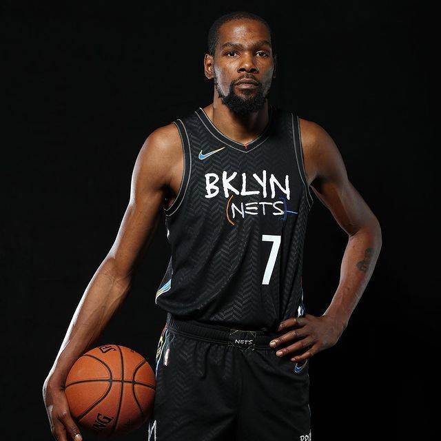 曼联明晨客战狼队，取胜可跃居第六（曼联明晨客场挑战狼队，赢球可升至第六位）