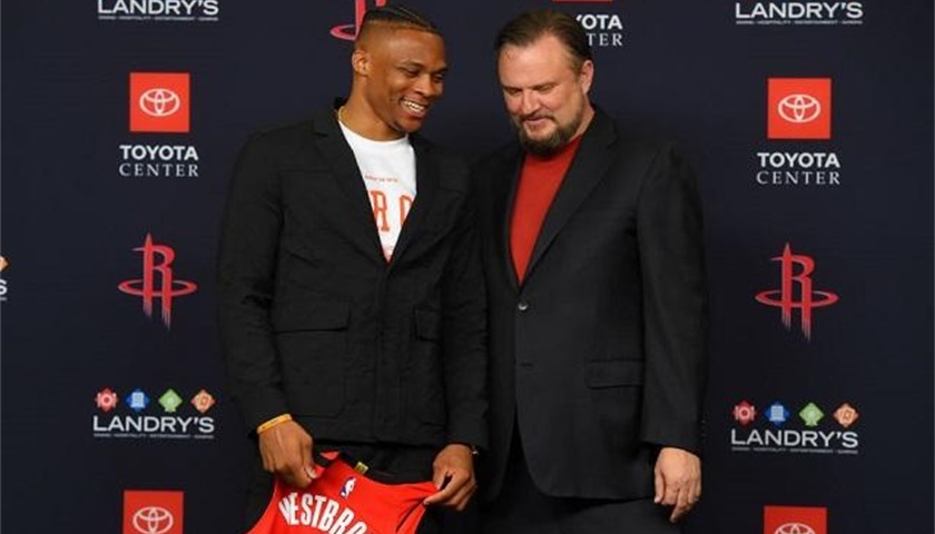 杰伦·约翰逊成老鹰队史常规赛首位单场拿15+15+15球员（队史首人！杰伦·约翰逊常规赛单场15+15+15）