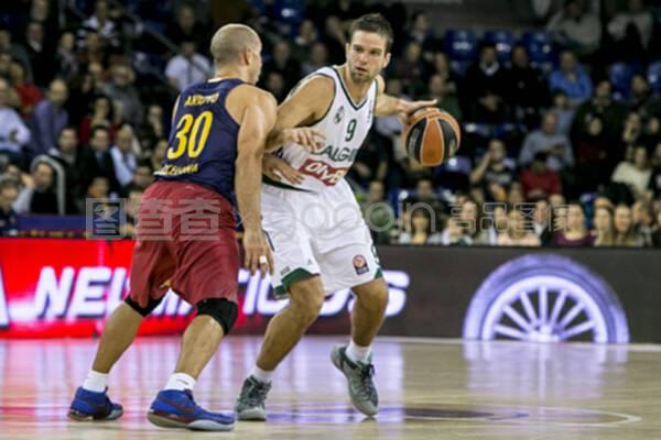 海外博主：C罗亲自联系B费，希望他能加盟利雅得胜利（据海外博主爆料，C罗主动联系B费，邀请其加盟利雅得胜利）