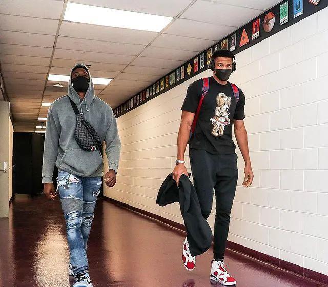 狼队vs曼联！库尼亚助攻B费破门！（狼队对阵曼联：库尼亚妙传，B费破门）