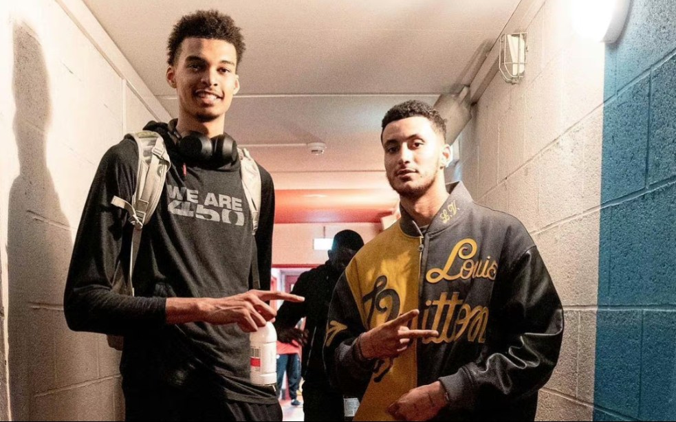 纳帅：尊重马扎加入阿尔及利亚，但选择国家队应出于自豪感（纳帅：理解马扎选择为阿尔及利亚效力，但国家队抉择应源自自豪感）