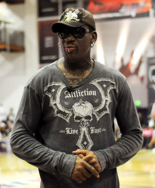 曼城德布劳内助攻斯特林破门（德布劳内送助攻 斯特林为曼城建功）